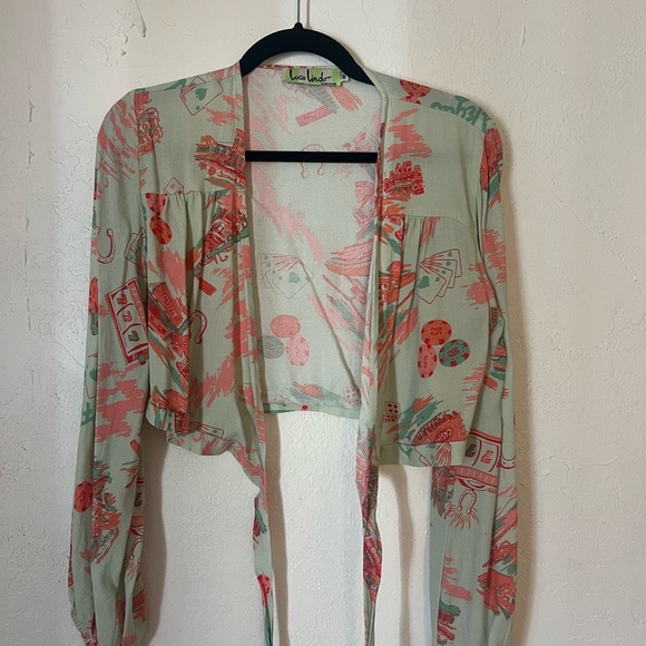 Loco Lindo Vegas Wrap top - Picture 4 of 6